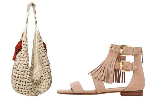 Để tông xuyệt tông với một bikini nhiều dây, bạn nên đi cùng sandals tua rua và túi xách dạng đan sợi.