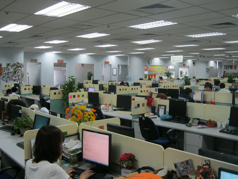 Hình ảnh chụp lúc 8h30 tại tầng 6, FPT Software. Bạn Đinh Thị Thanh (CCM) cho biết: Đi làm sớm có nhiều ích lợi, nhưng lý do chính khiến bạn luôn có mặt ở công ty lúc 8h đợn giản là vì nhà xa và đi sớm để không tắc đường.