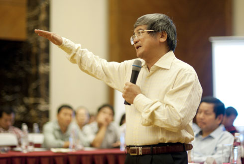 TGĐ FPT Bùi Quang Ngọc chia sẻ về lý do tổ chức hội nghị.