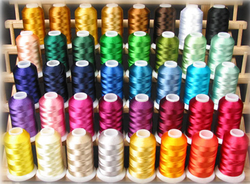 Sợi tơ Rayon nghe lạ tai nhưng thực chất lại là chất liệu quá quen thuộc trên thị trường, đặc biệt là trong mùa hè. Đặc điểm của sợi rayon là nhân tạo nên có đủ màu sắc bắt mắt khác nhau.