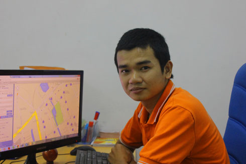 Anh Lê Nguyễn Khánh Linh (quê Quảng Nam) thường xuyên khuyến khích anh, em trong phòng kinh doanh làm việc vào ngày chủ nhật nhằm tăng hợp đồng.