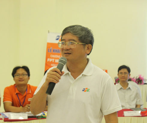 Bùi Quang Ngọc còn đảm nhiệm bài giảng môn FPT Way trong buổi học đầu tiên của khóa học MiniMBA.