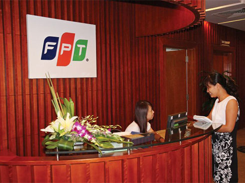 FPT tích cực gom hàng để nâng tỷ lệ sở hữu tại FPT Telecom.