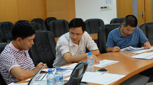 Hội đồng Công nghệ FPT phỏng vấn chuyên gia công nghệ của các đơn vị thành viên. Ảnh: Lâm Thao.
