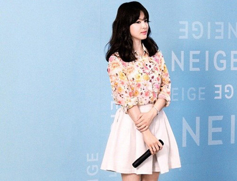 Song Hye Kyo thời trang: Sự tinh tế của Song Hye Kyo khi diện váy dạ hội