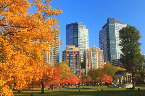 Cũng giống như New York, Boston là lựa chọn hoàn hảo cho mùa thu vì bạn có thể thưởng thức những sắc màu tuyệt vời.