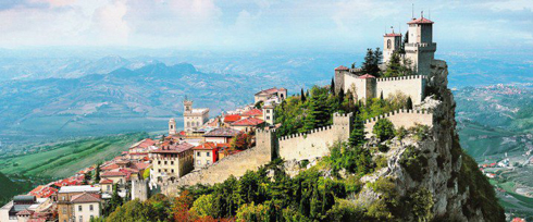 San Marino là quốc gia cổ nhất ở châu Âu, được thành lập vào thế kỷ thứ 4. Đất nước này có dân số 29000 người và diện tích 24 dặm vuông (62.16 km²), nằm trên núi Titano, phía đông nước Ý.