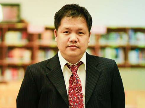 Ngày 26/9, Tiến sĩ Đàm Quang Minh, 35 tuổi, được Ủy ban Nhân dân TP Hà Nội công nhận đảm nhiệm chức vụ Hiệu trưởng ĐH FPT theo đề nghị của HĐQT FPT và ĐH FPT. Nguyên Hiệu trưởng - TS. Lê Trường Tùng vẫn tiếp tục giữ chức Chủ tịch Hội đồng Quản trị ĐH FPT.