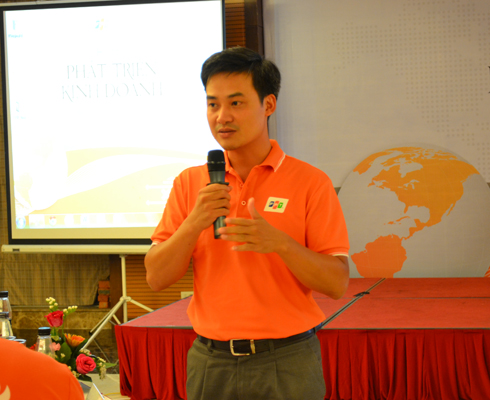 Anh Chu Hồng Thắng - Phó Tổng giám đốc FPT Telecom đánh giá về màn thuyết trình của 5 nhóm