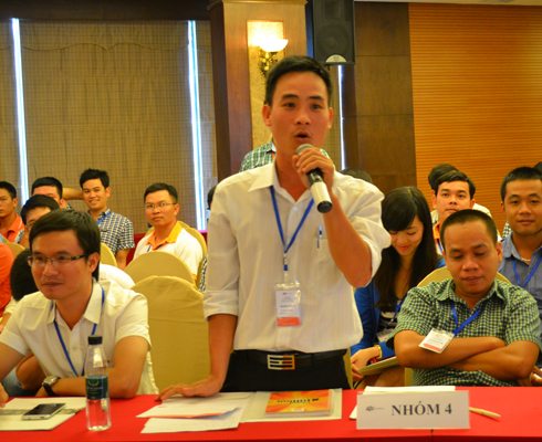 Anh Nguyễn Công Lý, Chi nhánh Khánh Hòa đặt câu hỏi dành cho các đội thuyết trình.