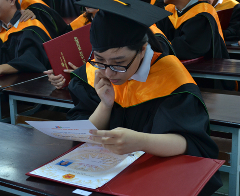 Sinh viên được đền đáp xứng đáng với những nỗ lực trong hơn 2 năm học tập tại FPT Polytechnic Đà Nẵng.