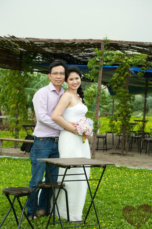 <p> Cô dâu Nguyễn Thị Dung (FSU1.QA) và chú rể Nguyễn Khắc Thắng.</p>