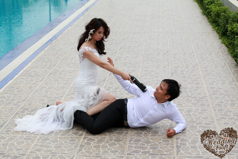 <p> Cô dâu Phạm Thị Hải (FSU17) và chú rể Trần Minh Đức lấy ý tưởng từ bộ phim Hương Ga để thực hiện ý đồ.</p>