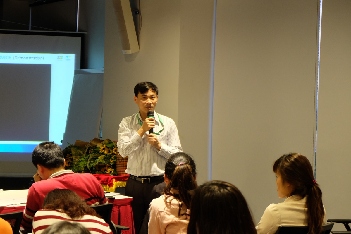 <p> Diễn giả Lê Ngọc Lam, VMware, nhận xét chương trình rất hữu ích. Từ việc chia sẻ kinh nghiệm thành công của FPT Software có thể giúp mọi người học theo. Anh hy vọng, sẽ có nhiều Hội thảo như vậy được tổ chức trong tương lai không xa.</p>