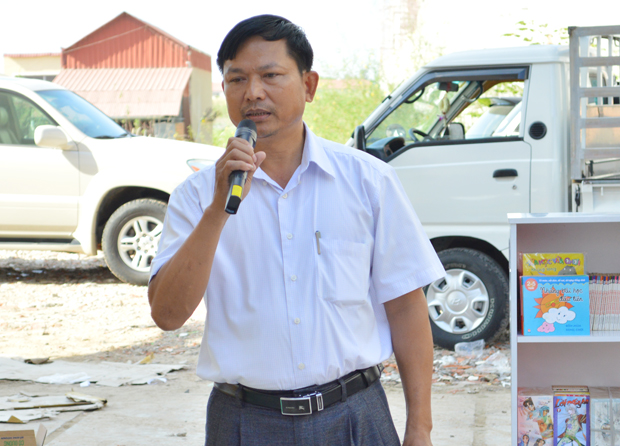 Ông Trần Văn Tới, đại diện cộng đồng người Việt tại Campuchia, cảm ơn sự quan tâm, giúp đỡ của người FPT với trẻ em Việt kiều tại đây.