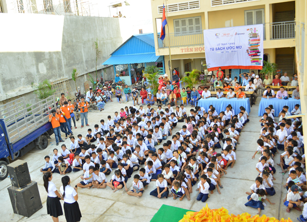 Hiện trường Tiểu học Tân Tiến có gần 500 học sinh theo học hai ngôn ngữ Khmer và Việt Nam.