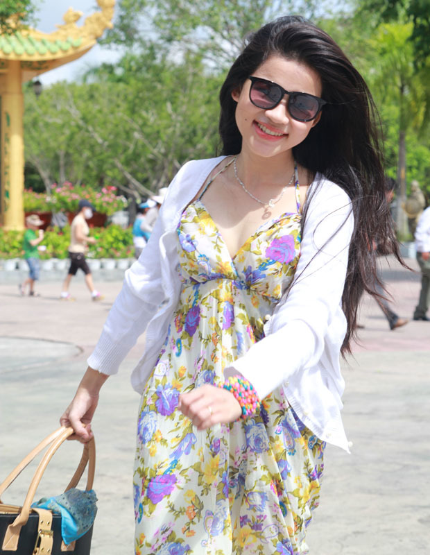 <p> Nụ cười cũng là điểm mạnh của Vy khi giao tiếp. </p>