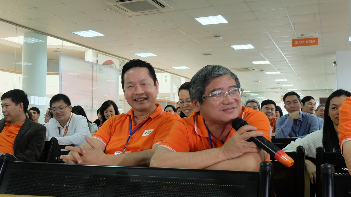 <p> TGĐ FPT Bùi Quang Ngọc rất vui mừng khi BSC đã trở thành đề tài chính của các tiết mục, mặc dù chủ đề của Hội nghị lần này là "Tăng trưởng".</p>