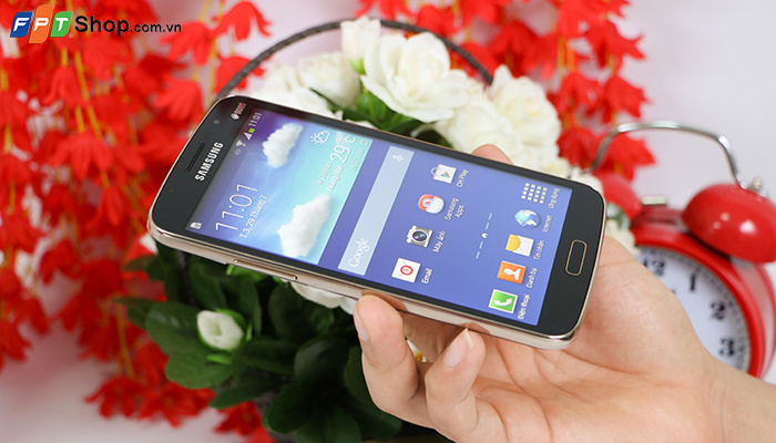 <p style="text-align:justify;"> Trong các smartphone của Samsung thì Galaxy Grand 2 đang có ưu đãi tốt nhất với mức giảm tới 41%, từ 8.490.000 đồng xuống còn 4.990.000 đồng. Grand 2 sở hữu nhiều điểm mạnh như: Thiết kế đẹp mắt, hai sim tiện lợi, màn hình lớn 5,25 inch HD, cấu hình phần cứng thuộc vào hàng “khủng”, camera 8.0 megapixel sắc nét và được cài đặt nhiều phần mềm tiện ích của Samsung. Đặt mua sản phẩm <a href="http://fptshop.com.vn/dien-thoai/samsung-galaxy-grand-2">tại đây</a>.</p>