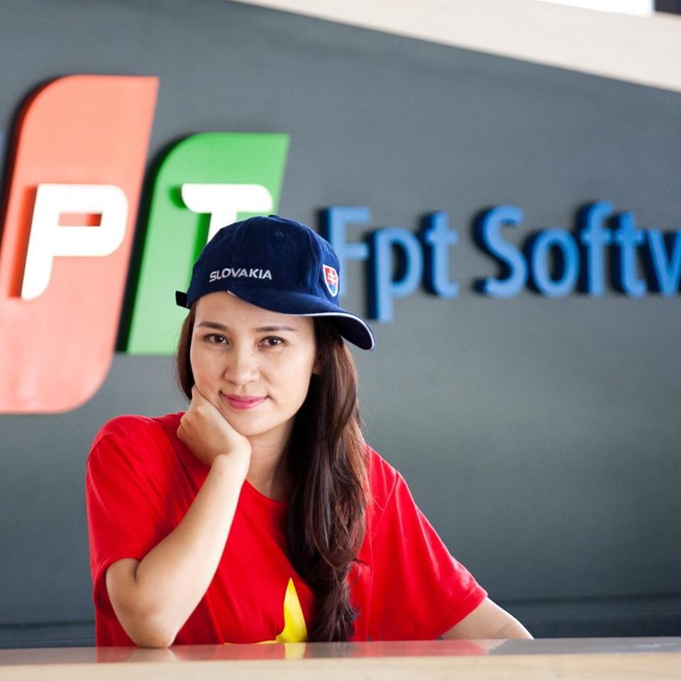 <p> Phạm Thị Thu Hà, Trưởng phòng Hành chính FPT Software, cũng là một nhan sắc không tuổi nổi tiếng ở Công ty Phần mềm. Chị Hà được đồng nghiệp nhận xét là trẻ trung và có gu thời trang.</p>
