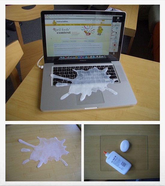 <p> Dùng giấy bóng kính trong suốt, đổ một ít keo sữa lên để làm hiện tượng giả - thảm họa laptop.</p>