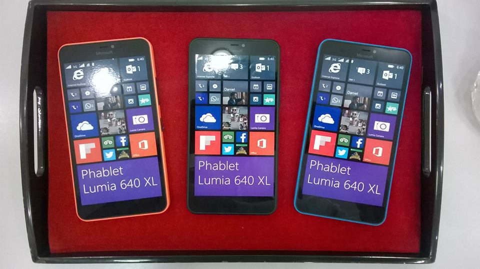 <p> Về Việt Nam từ đầu tháng 4 với giá bán gần 4.6 triệu đồng, Lumia 640 XL đang đánh giá là model Lumia tầm trung nhưng có nhiều cải tiến ưu việt so với những dòng điện thoại trước đó. Về kích thước, Lumia 640 XL to hơn hẳn với màn hình rộng tới 5,7 inch cùng độ phân giải HD 720p. Máy được trang bị camera 13 megapixel với ống kính Zeiss, camera trước nâng lên 5 megapixel. So với những dòng máy tiền nhiệm, Lumia 640 XL sở hữu khá nhiều ưu điểm khi là máy đầu tiên được cài đặt Windows Phone 8.1 bản cập nhật thứ hai.</p>
