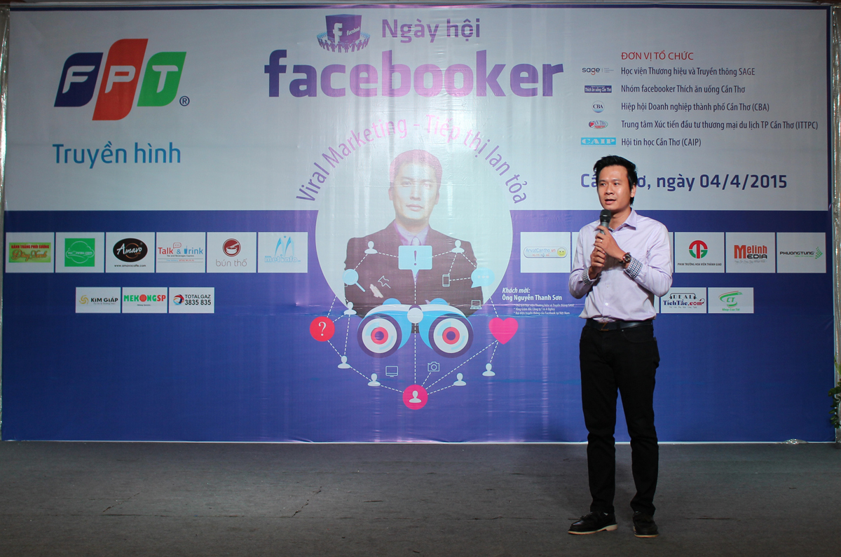 <p> Đại diện Truyền hình FPT - nhà tài trợ kim cương  - chia sẻ về dự án. Theo anh Nguyễn Phan Giang, hiện Truyền hình FPT có 177 kênh với những công nghệ hướng đến người dùng. "Liên tục cập nhật công nghệ lẫn số kênh là minh chứng cho cam kết mang lại những tiện ích tốt nhất cho người dùng, không những cung cấp nội dung giải trí phong phú mà còn chăm lo đến sức khỏe và giám sát con cái, giúp khách hàng có những trải nghiệm trọn vẹn và thú vị khi sử dụng sản phẩm và dịch vụ của Truyền hình FPT".</p>