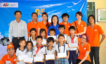 Người Hệ thống sẻ chia gánh nặng con chữ cùng trẻ em Bình Thuận