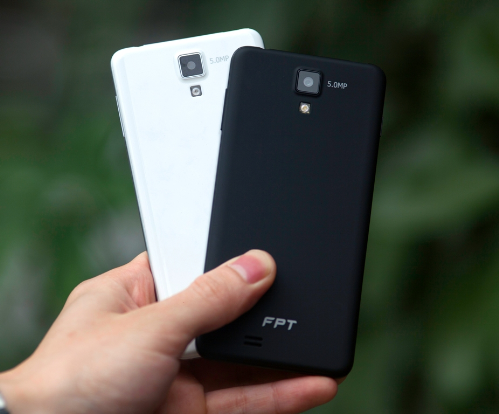 <p> FPT Life 4.5 Plus hiện có hai phiên bản đen và trắng. Trong khi màu đen mang lại sự cá tính, huyền bí thì màu trắng lại trẻ trung, thanh lịch và hợp với nữ giới.</p>