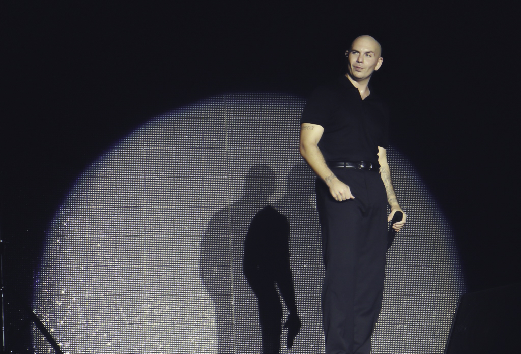 <p> Pitbull tại Đại nhạc hội Sonic Bang ở Bangkok, Thái Lan, tháng 8/2013.</p>