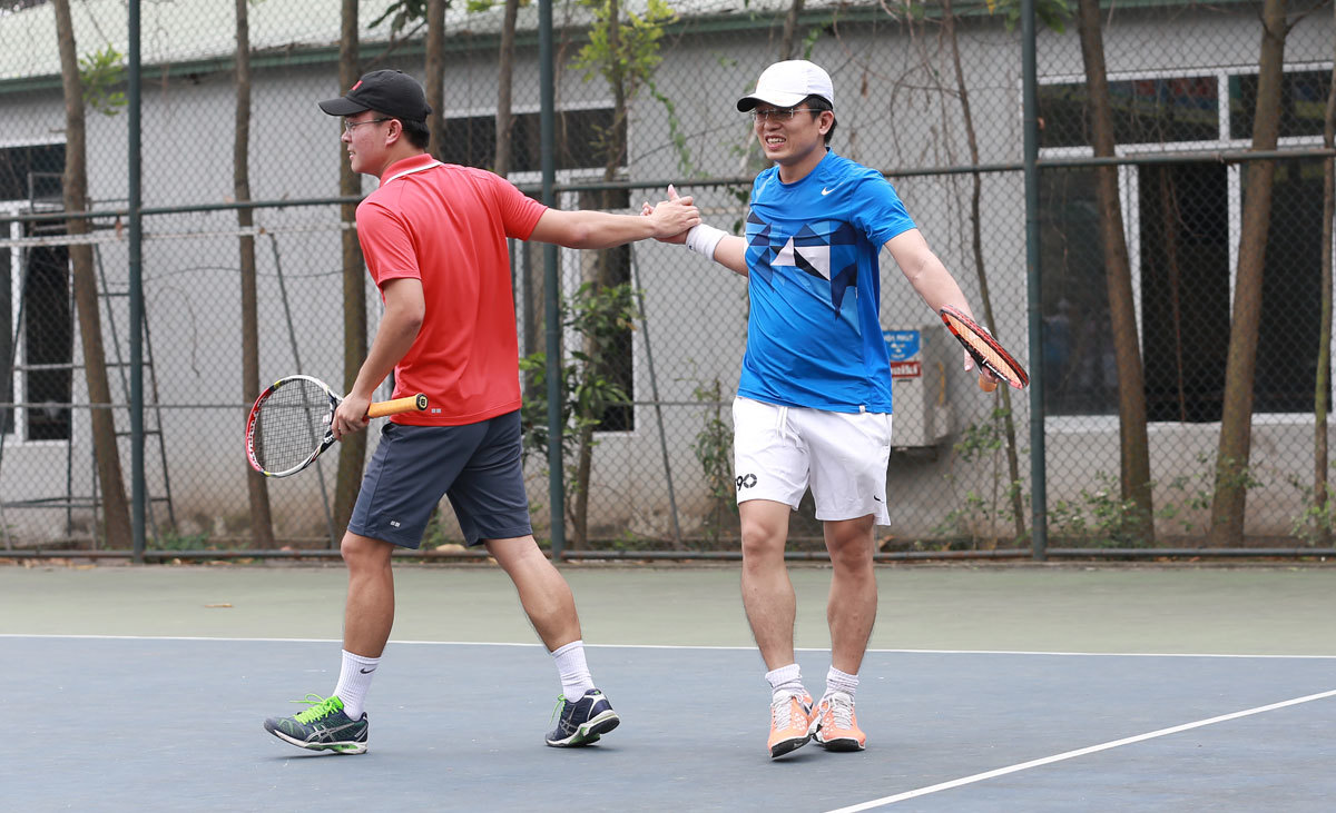 <p> Trải qua 6 trận đấu, vượt 62 tay vợt khác, tân COO cùng bạn chơi Nguyễn Thế Sơn (FPT IS) đã lên ngôi Vô địch của mùa giải năm nay.</p>