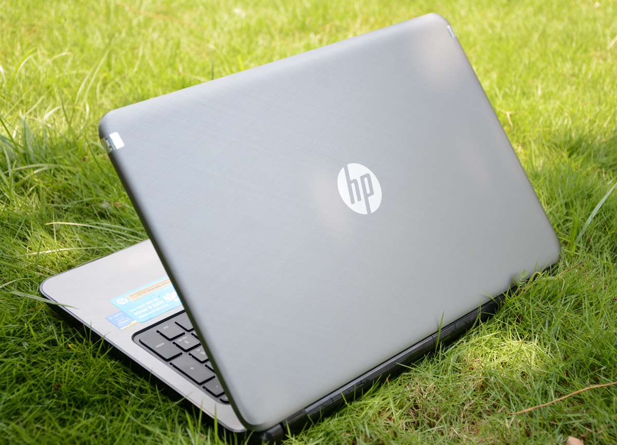 <p style="text-align:justify;"> Bên cạnh đó, HP 15-R208TU cũng là một trong những dòng laptop chủ lực của HP, được thiết kế dành cho người dùng phổ thông, cân bằng giữa học tập, công việc và giải trí.</p>