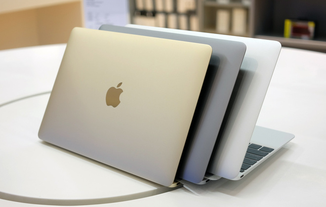 <p> Theo đại diện của FPT Shop, lượng người dùng quan tâm MacBook 12 inch chính hãng khá nhiều. Tuy nhiên, doanh số thực tế phải đợi tới khi sản phẩm này bán ra ngày 20/5 tới. </p>