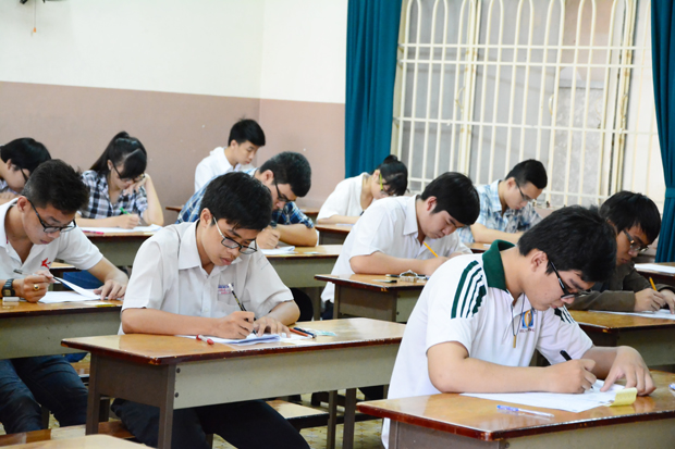 Đại học FPT thu hút hơn 4.500 lượt thí sinh tham dự kỳ thi vào ngày 10/5 tại 6 hội đồng thi tổ chức ở 3 khu vực Hà Nội - Đà Nẵng - TP HCM.