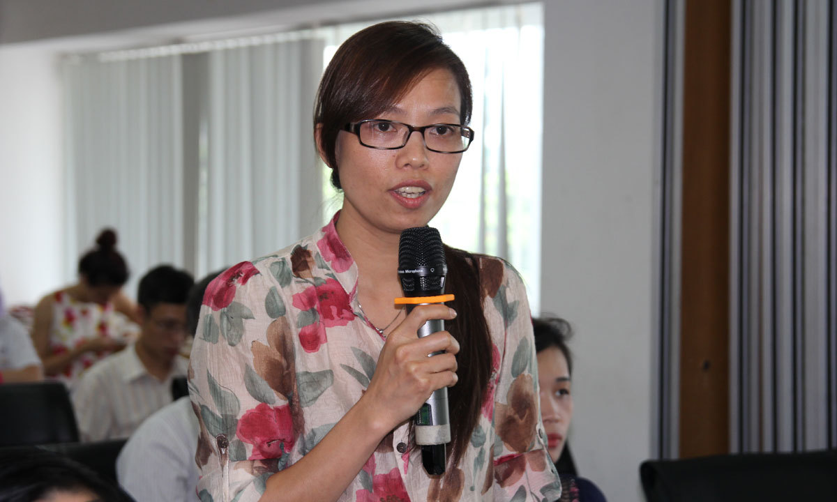 <p> Đại diện cho đại biểu của Khối Giáo dục (chi bộ 6), chị Hoàng Thị Thu Hương bày tỏ mong muốn cấp trên tạo điều kiện để tổ chức các lớp học cảm tình Đảng và trao chứng chỉ đúng hạn, nhằm giúp các đoàn viên thanh niên có thêm cơ hội được đứng trong hàng ngũ của Đảng.</p>