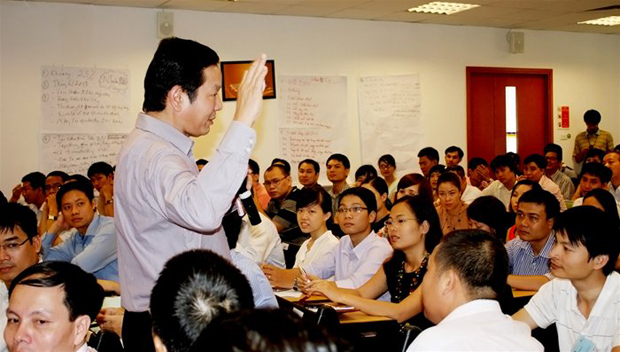 Chủ tịch HĐQT Tập đoàn FPT Trương Gia Bình chia sẻ kinh nghiệm quản trị với học viên Viện Quản trị Kinh doanh FSB- Đại học FPT.