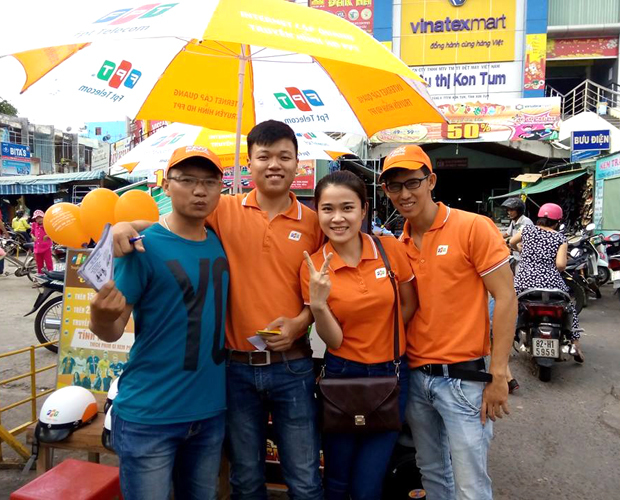<p style="text-align:justify;"> Được thành lập vào tháng 2/2013 tại 128 Phan Chu Trinh, phường Quyết Thắng, chi nhánh Kon Tom ngày càng khẳng định được sự lớn mạnh với đội ngũ nhân viên kinh doanh nhiệt huyết được chia thành hai phòng với tổng cộng 21 người. Trong thời gian tới, đơn vị tiếp tục cũng cố nguồn nhân lực và tăng cường tiếp cận thị trường.</p>