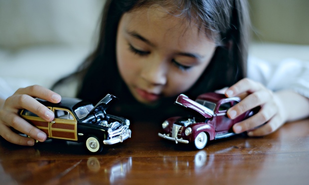 Girl-plays-with-toy-cars-012-4333-143269