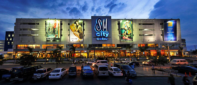 <p class="Normal" style="text-align:justify;"> Cũng như ở Manila, nơi đây có nhiều trung tâm mua sắm lớn như SM City Cebu, Ayala Cebu Mall... Ở các trung tâm này, bạn có thể mua được bất kỳ thứ gì, từ những đặc sản nổi tiếng của Philippines như trái cây, đồ lưu niệm... cho đến đồ thời trang, hàng hiệu nổi tiếng trên thế giới. </p>