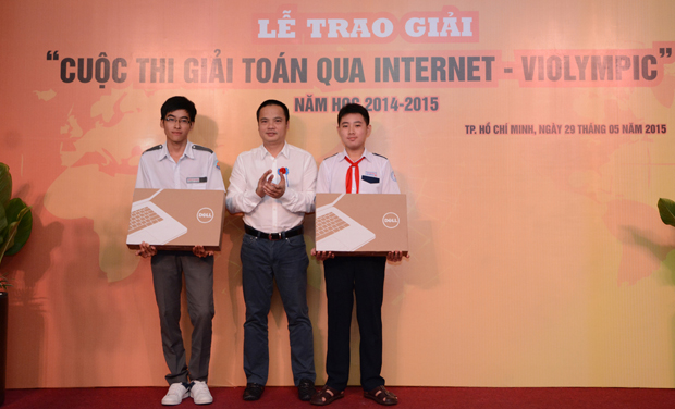 Lê Bảo Đại - trường THPT Chuyên Lương Văn Chánh, Phú Yên - là một trong 3 thí sinh đạt điểm tuyệt đối (300/300 điểm) tại kỳ thi ViOlympic toàn quốc năm học 2014-2015.