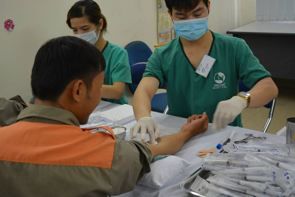 <p> Ngay từ 7h30 sáng tại Bệnh viện đa khoa Quốc Tế Thu Cúc, 286 Thụy Khuê, Tây Hồ, Hà Nội, đã có rất đông CBNV khám lâm sàng.</p>