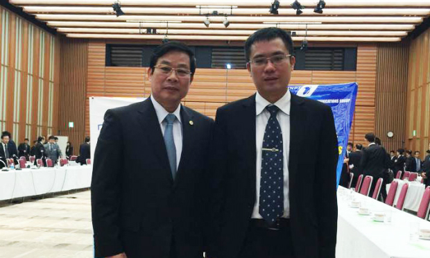 Bộ trưởng Bộ Thông tin và Truyền thông Nguyễn Bác Son và ông Dũng Triều Phó tổng Giám đốc Phụ trách toàn cầu hóa của FPT tại sự kiện_02.jpg