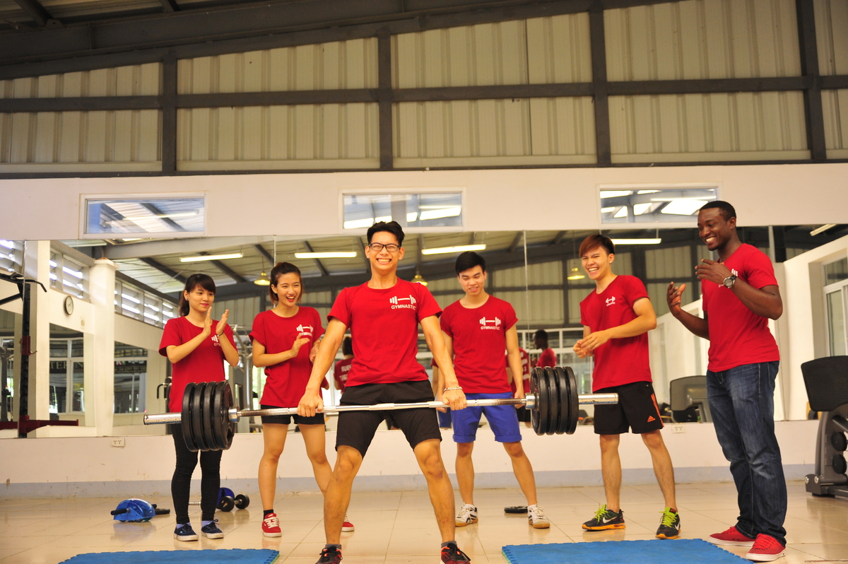 <p> Ngoài rèn luyện sức khỏe, thành viên CLB còn tập luyện để tham gia vào các hoạt động của trường. </p>