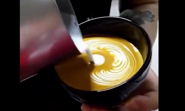 Khéo tay trang trí Latte đẹp ngất ngây trong 15 giây