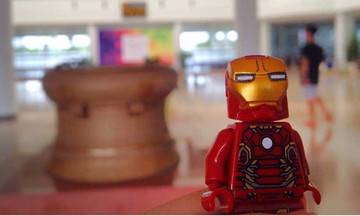 'Iron man' thăm Hòa Lạc