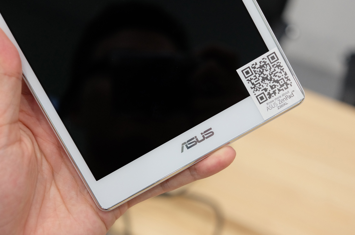 <p> Viền màn hình xung quanh của ZenPad thế hệ mới mỏng hơn nhiều so với các dòng tablet giá rẻ trước đây. </p>