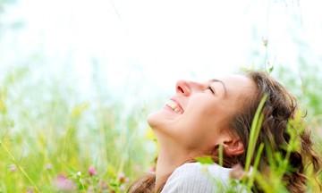 7 bí quyết để hạnh phúc trong chưa đầy một phút