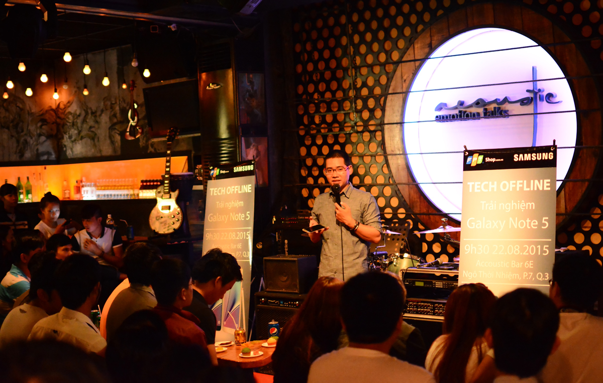 <p> Sáng nay (ngày 22/8), buổi Tech offline giới thiệu và trải nghiệm Samsung Galaxy Note 5 do FPT Shop tổ chức đã diễn ra tại Acoustic Bar, số 6E Ngô Thời Nhiệm, quận 3, TP HCM, thu hút gần 300 người tham dự.</p>