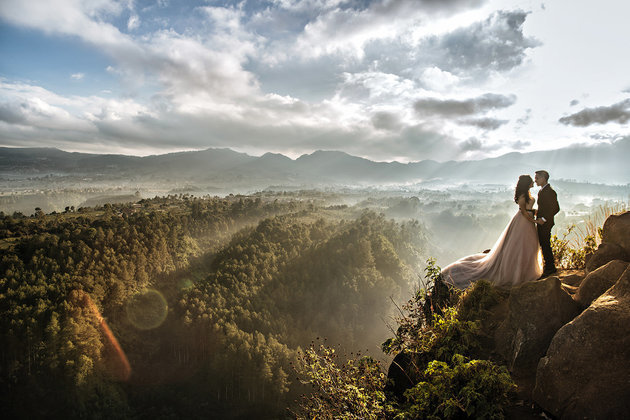 <p> Bandung, Indonesia. Indonesia là quốc đảo hiếm hoi có nhiều địa danh được gợi ý chụp ảnh cưới nhất hành tinh. Bandung là một trong những điểm đến hút khách bên cạnh Jakarta, Bali của quốc gia vạn đảo này.</p>