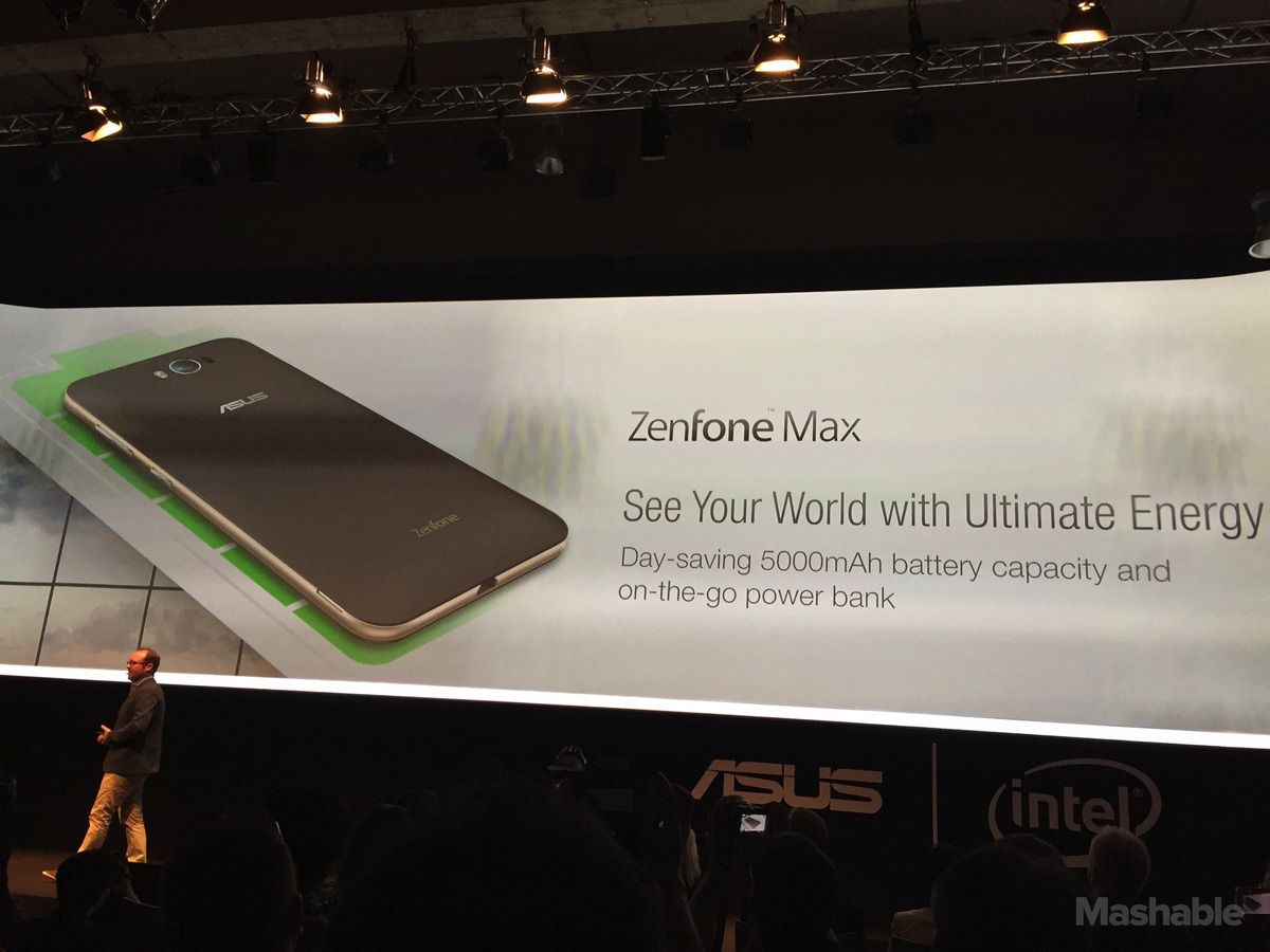 <p> Đúng như tên gọi của mình, Zenfone Max tập trung vào thời lượng sử dụng pin với dung lượng tới 5.000 mAh trong khi bản thường chỉ là 3.000 mAh. </p>